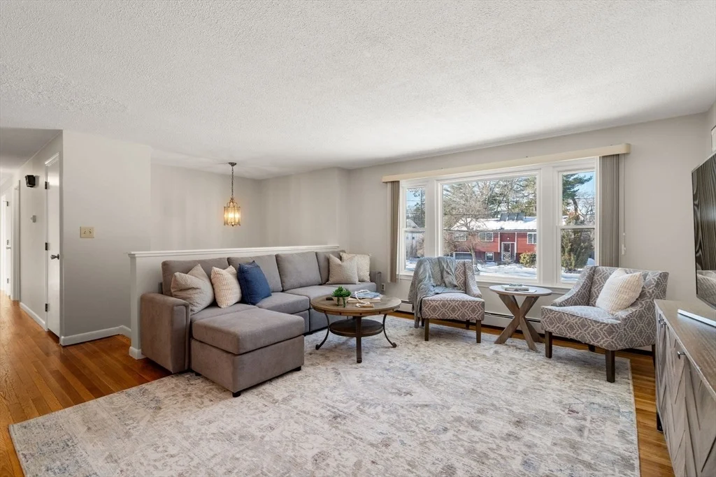 Photo of 56 Greenleaf Cir