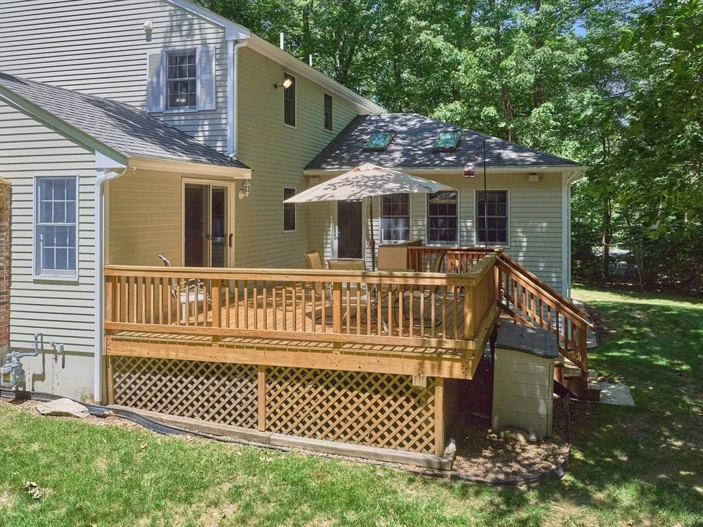 Photo of 14 Running Brook Cir