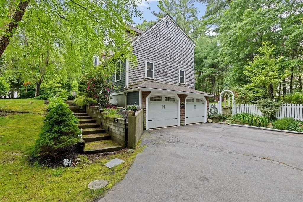 Photo of 109 Thayer Dr
