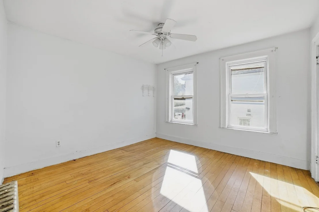 Photo of 36 Putnam Ave