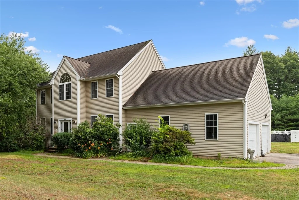 Photo of 566 Mendon Rd
