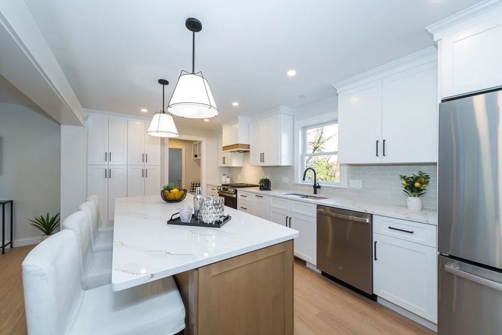 Photo of 18 University Dr