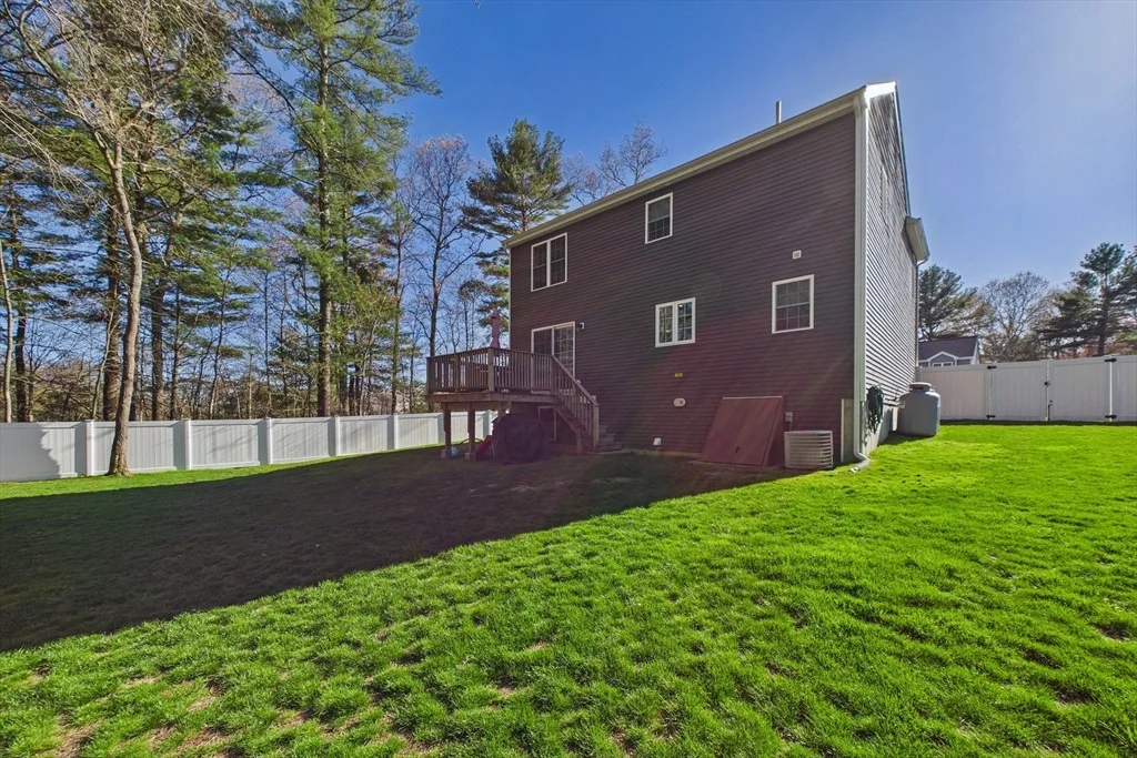 Photo of 987 Dighton Woods Cir