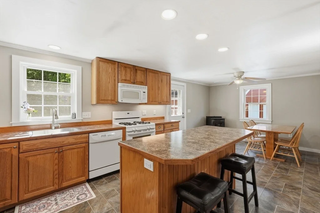 Photo of 43 Long Plain Rd