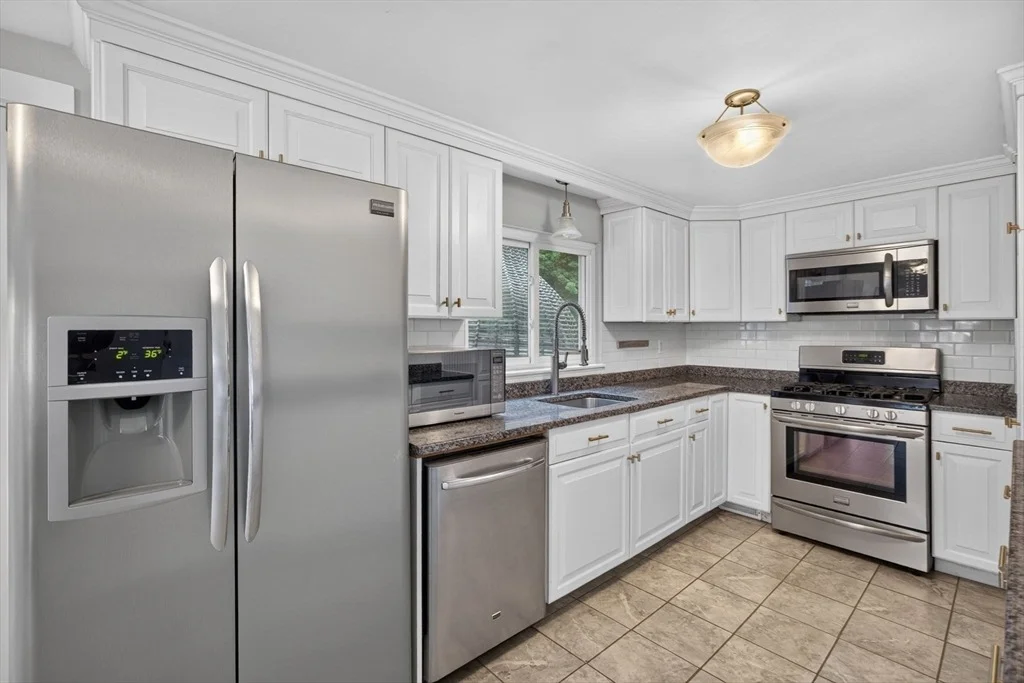 Photo of 769 Potter Rd