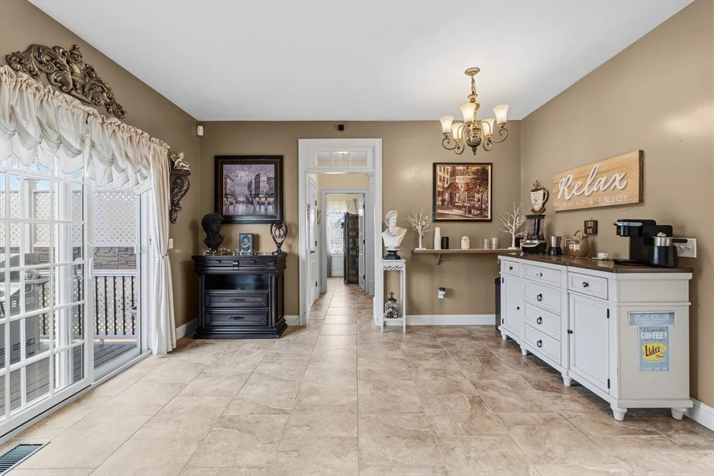 Photo of 6 Meadowlark Drive