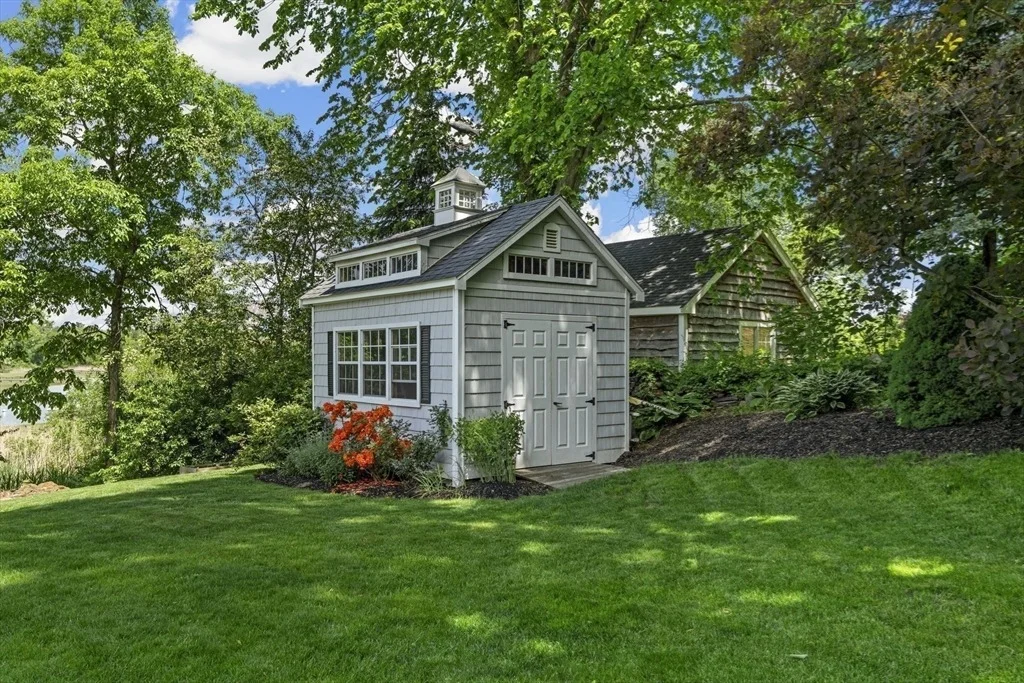Photo of 102 Riverside Circle