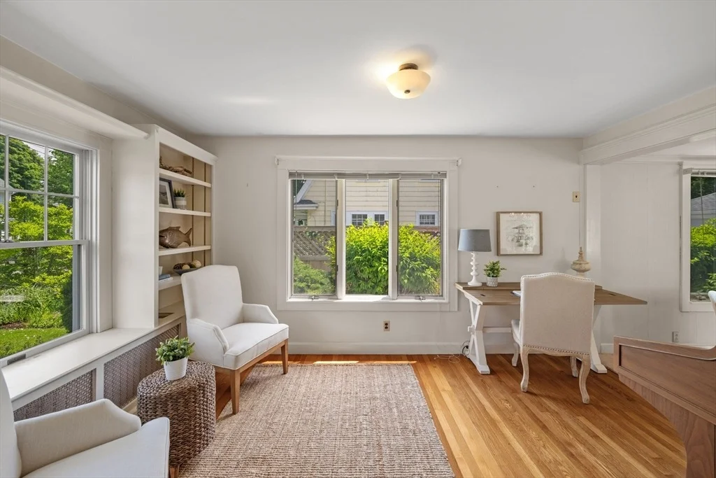 Photo of 10 Charlotte Road