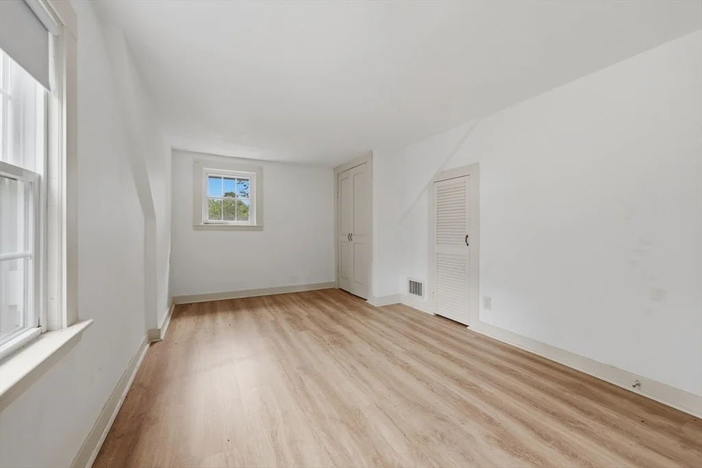 Photo of 5 Meadowbrook Road