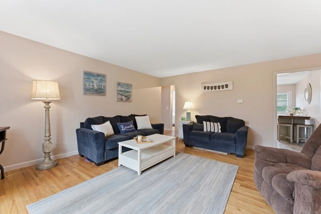 Photo of Unit B at 80 Colonial Cir
