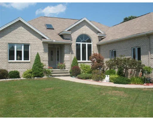 Photo of 95 Higher Brook Dr
