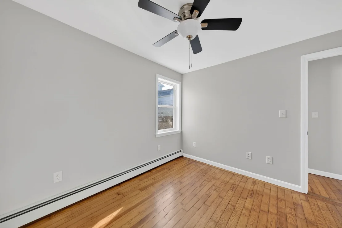 Photo of 165 Grant St