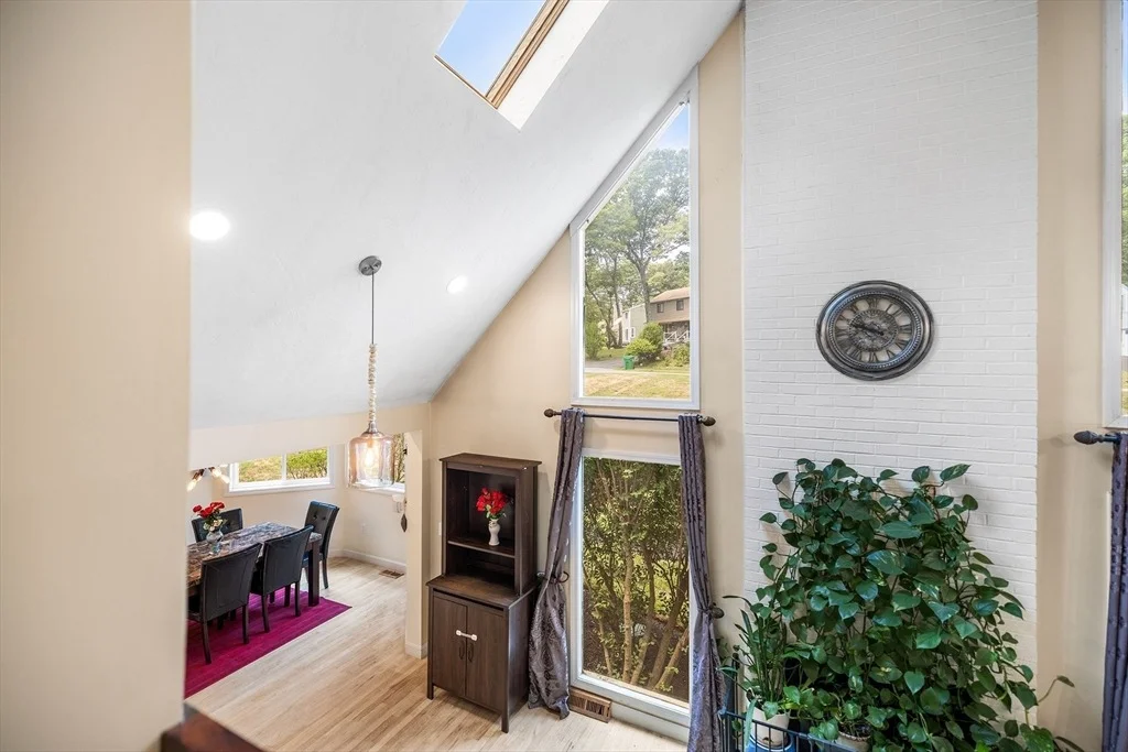 Photo of 7 Sherborne Cir