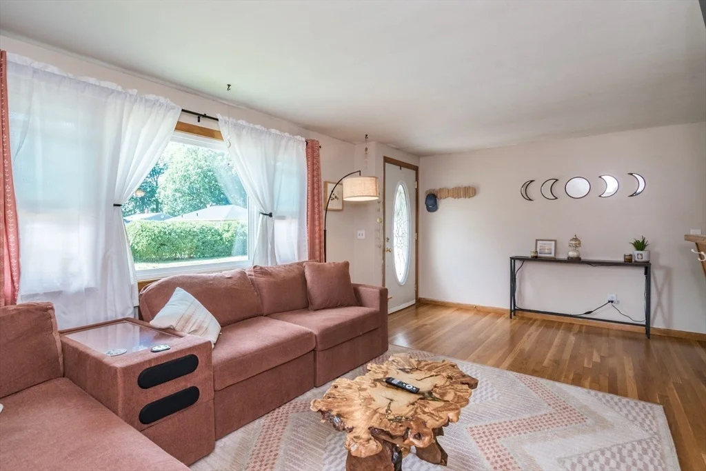 Photo of 12 Daniel Dr
