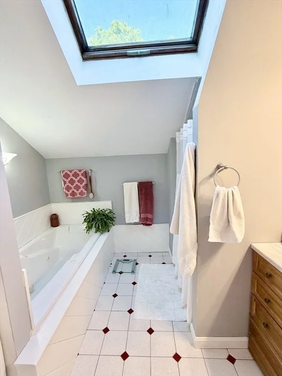 Photo of 11 Cove Dr