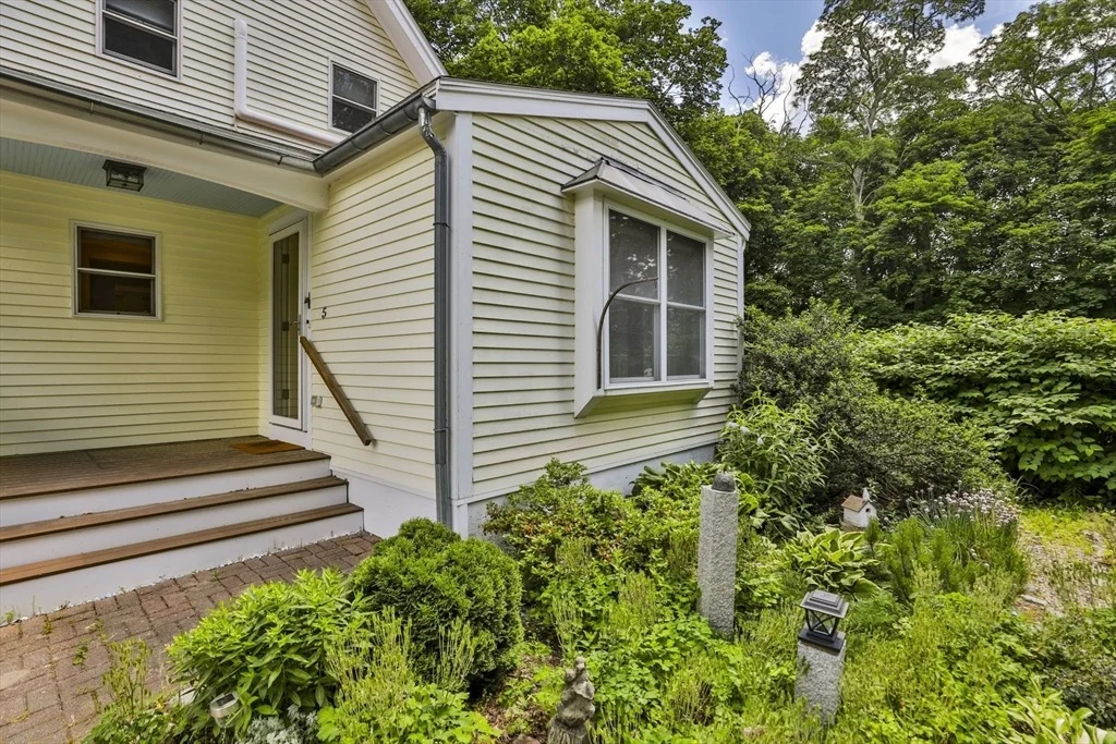 Photo of 5 Kent Way