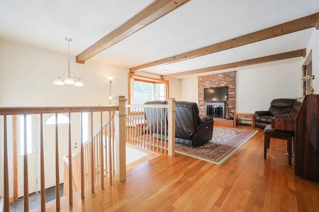 Photo of 6 Weetamoe Dr