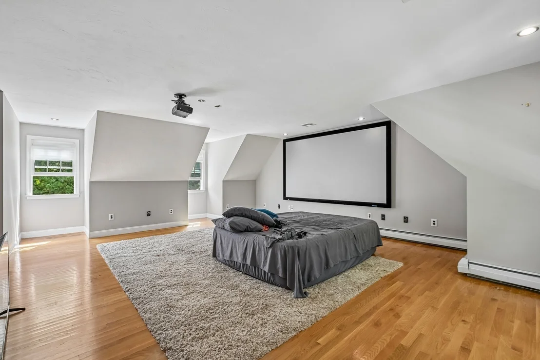Photo of 8 Tiffany Rd