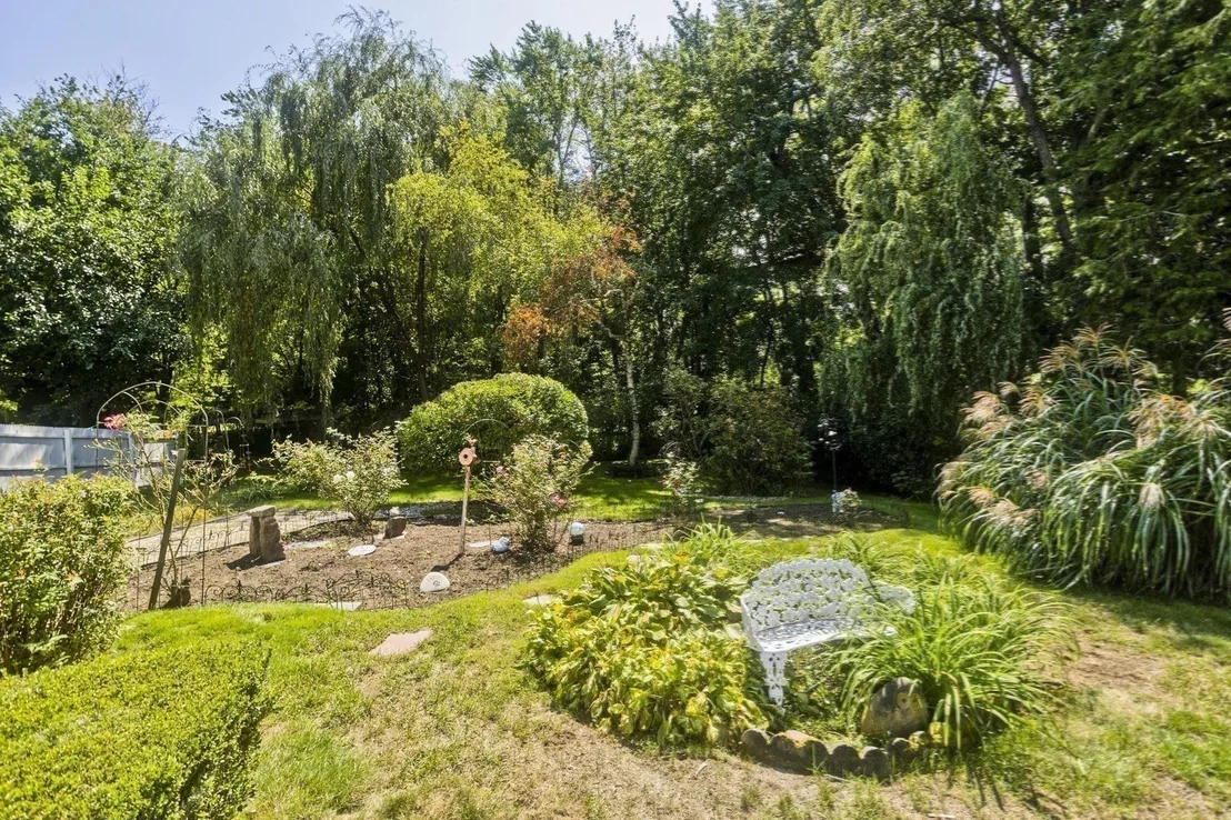 Photo of 65 Beauchamp Terr.