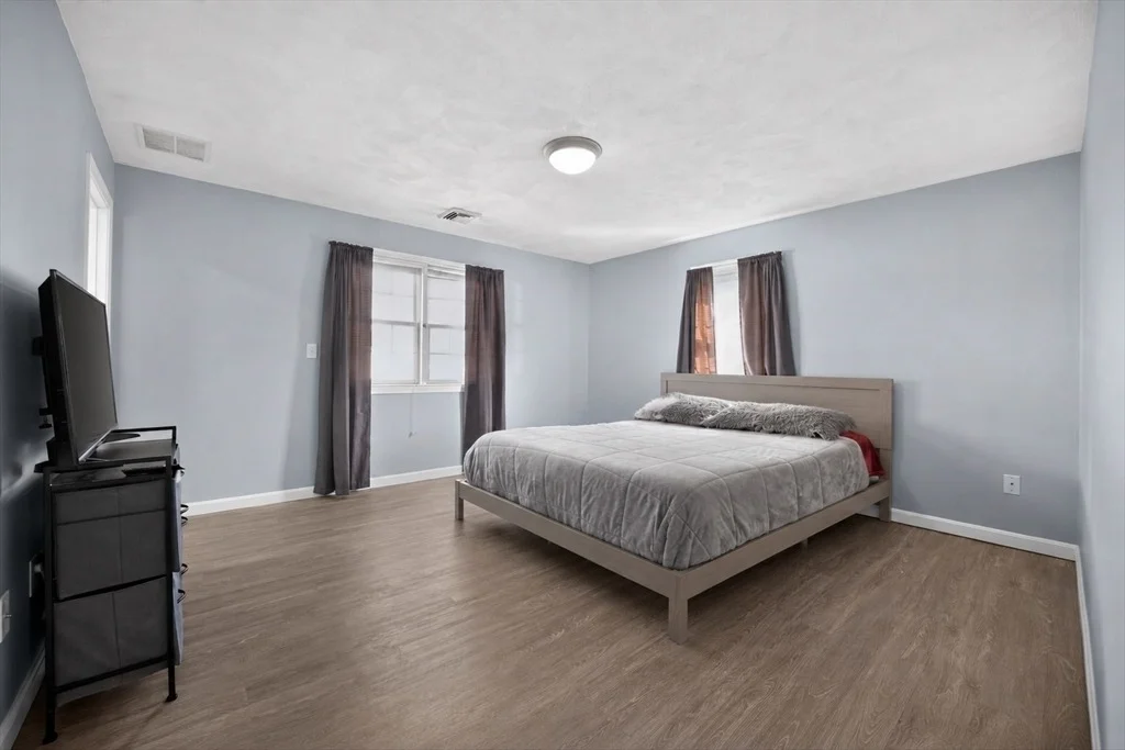 Photo of 79 Emerald Dr