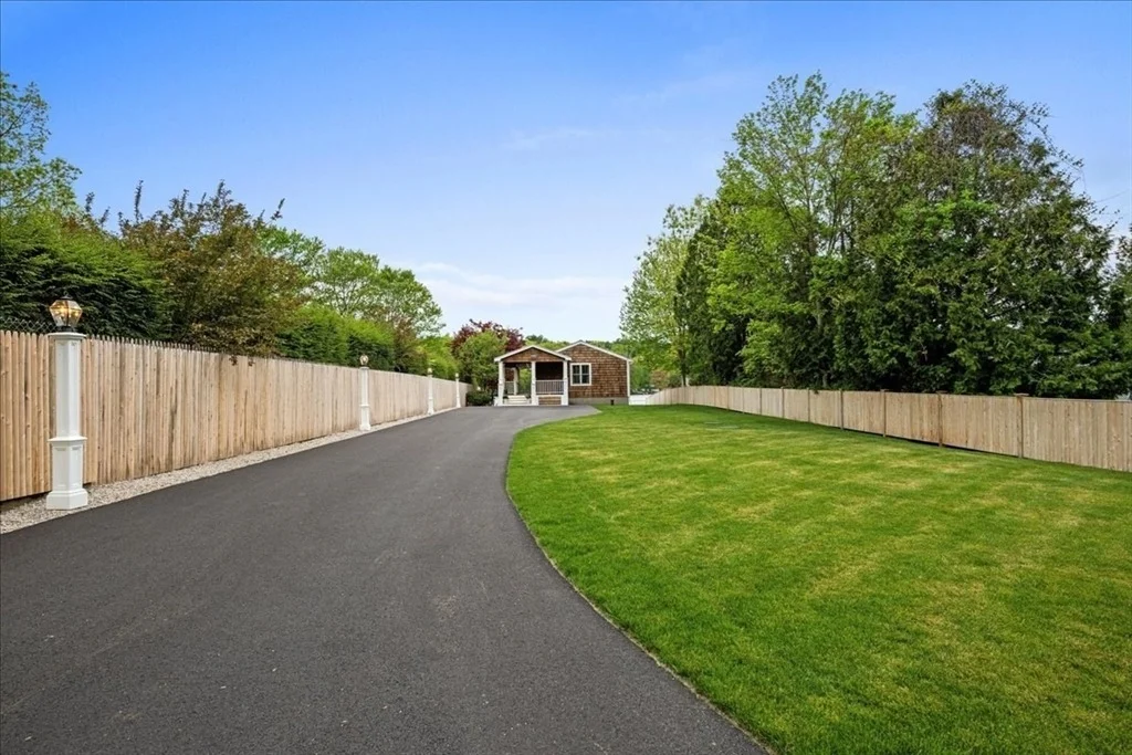 Photo of 166 Klondike Road