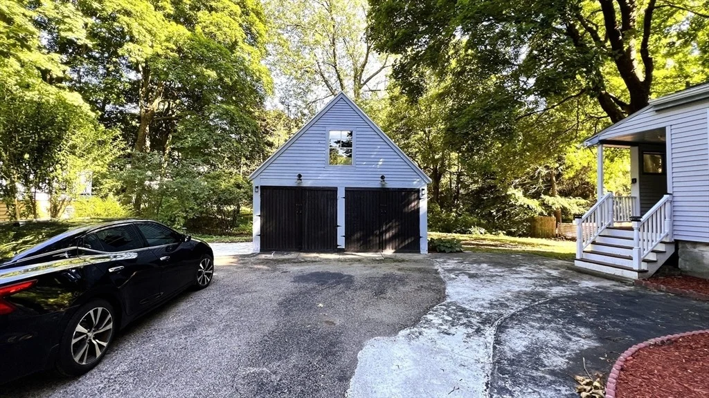 Photo of 6 Oakland Circle