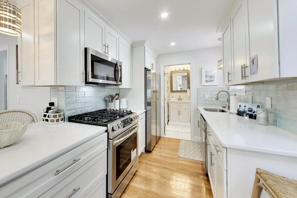 Photo of 405 Whiting Ave