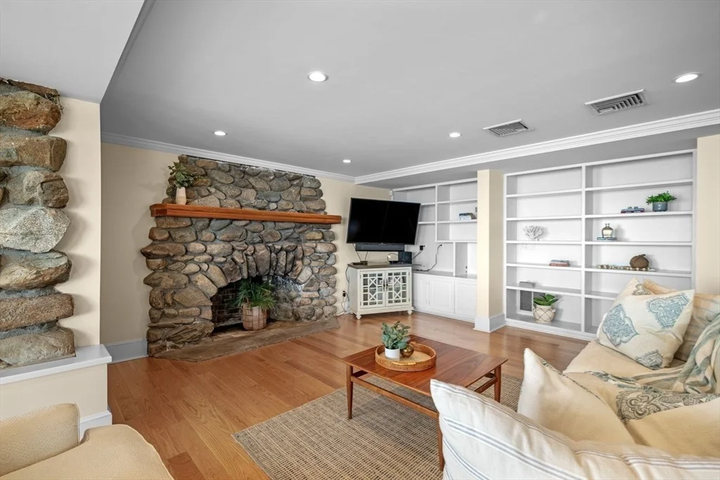 Photo of 16 Coolidge Road