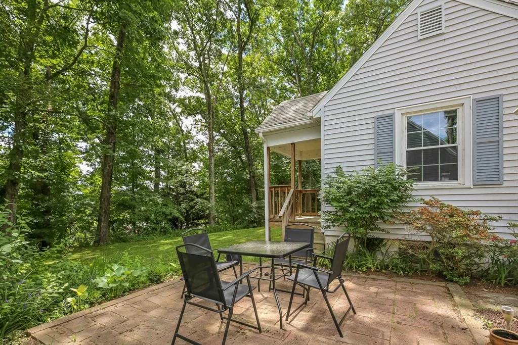 Photo of 4 Ledgewood Drive