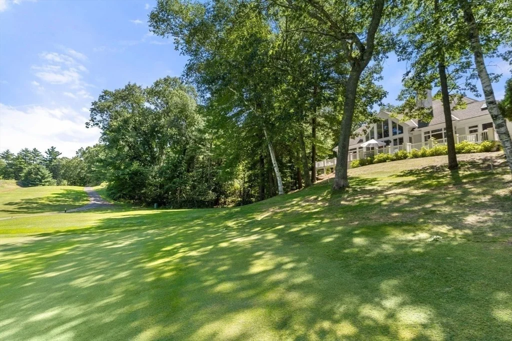 Photo of 10 Hawk Hill Ln