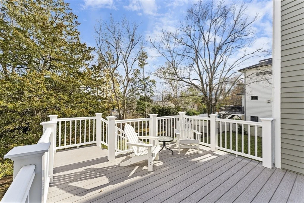 Photo of 1052 Greendale Ave