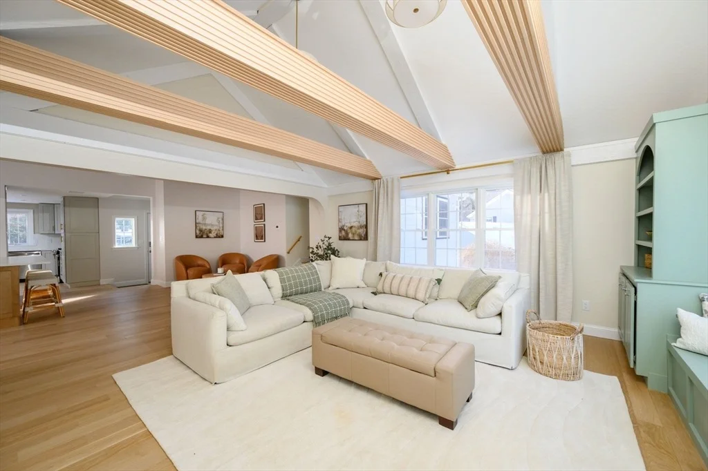 Photo of 19 Accord Pond Dr