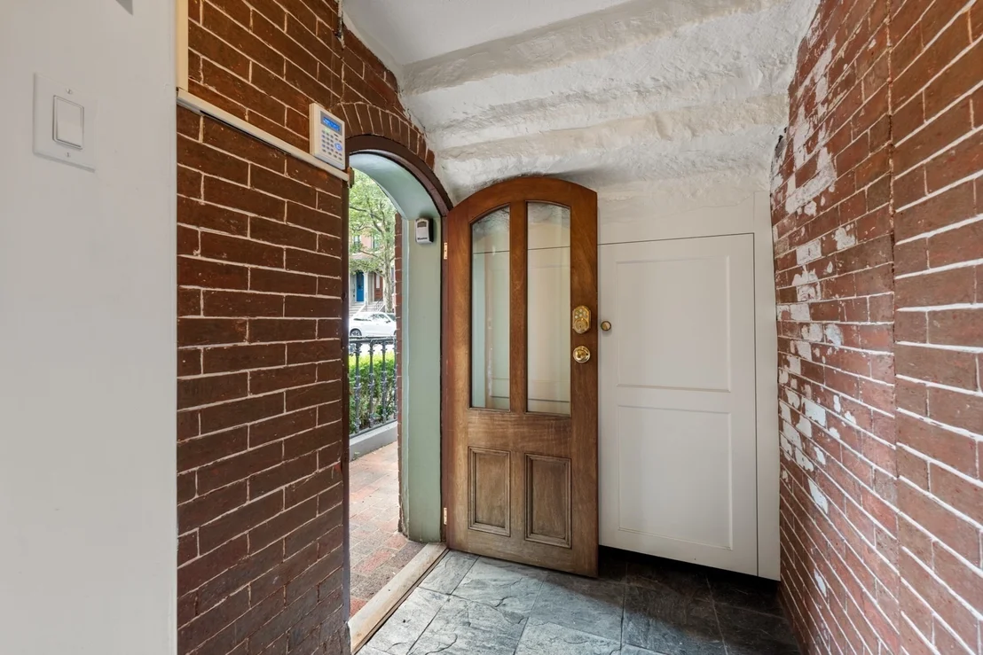 Photo of 112 Appleton Street