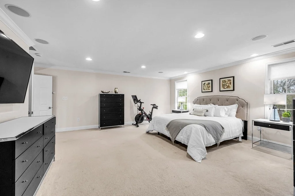 Photo of 16 York Cir