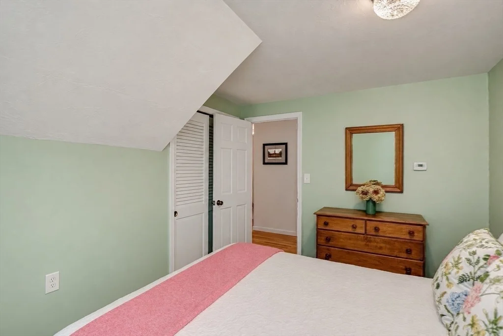 Photo of 70 Willard Road