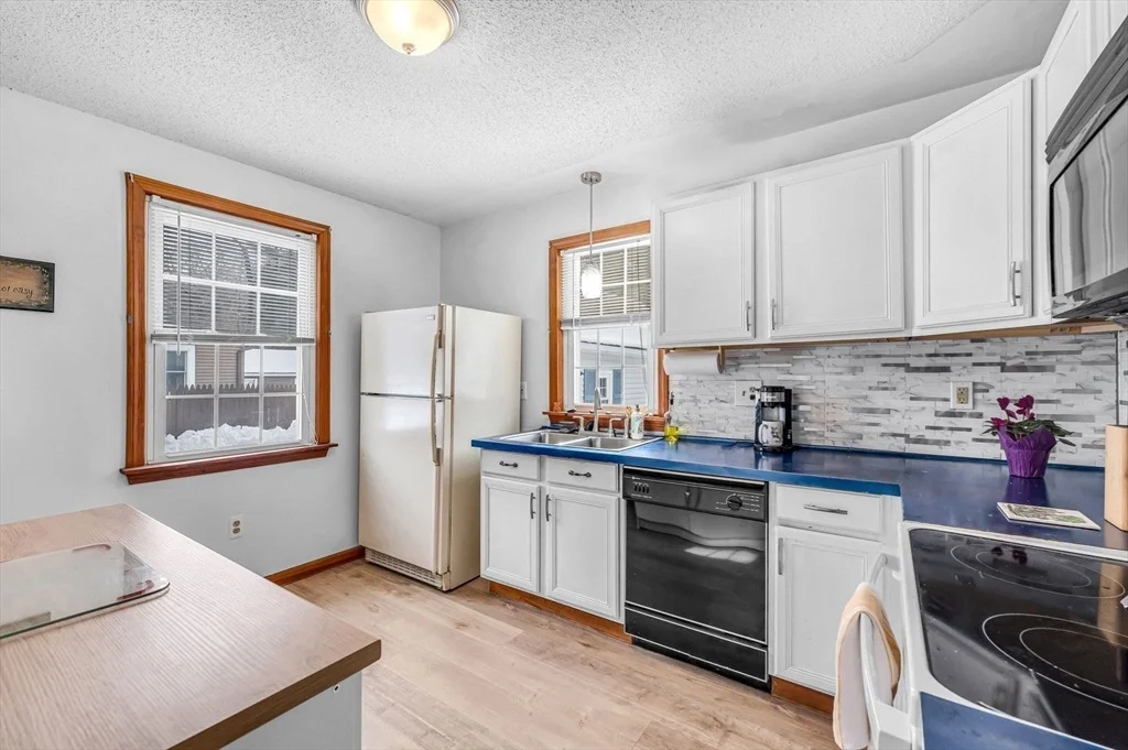 Photo of 365 Maple Rd