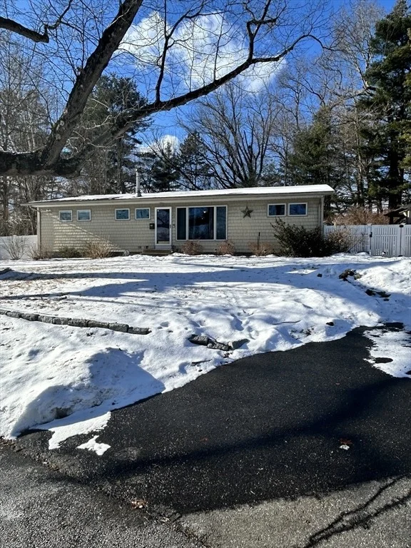 Photo of 552 Dwight Rd