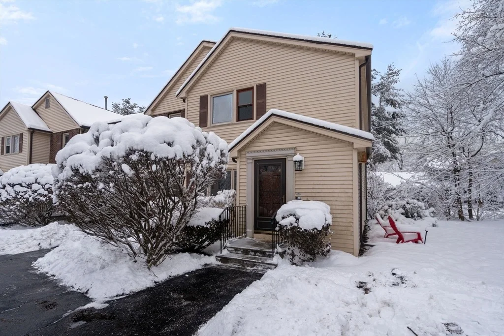 Photo of Unit 1 at 1 Beth Cir