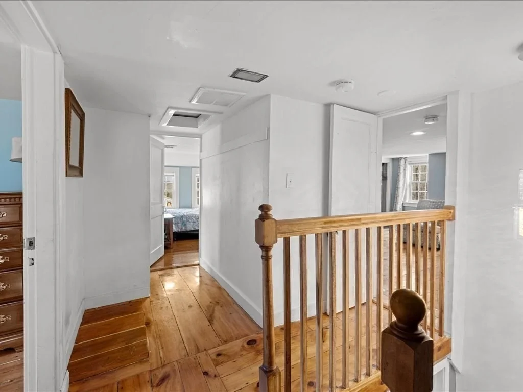 Photo of 555 Webster St.