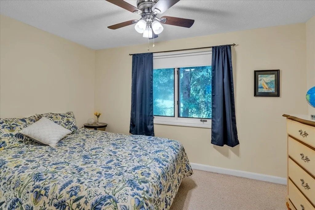Photo of 376 Parkside Dr