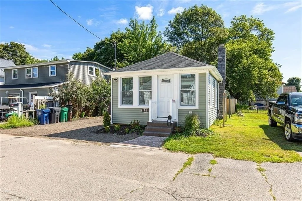 Photo of 90 Huron Street