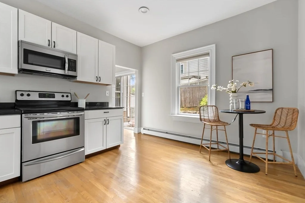 Photo of 868 Main St