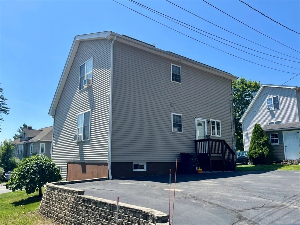 Photo of 1434 Main St