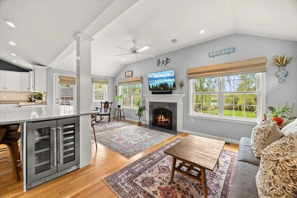 Photo of 1480 Great Plain Ave