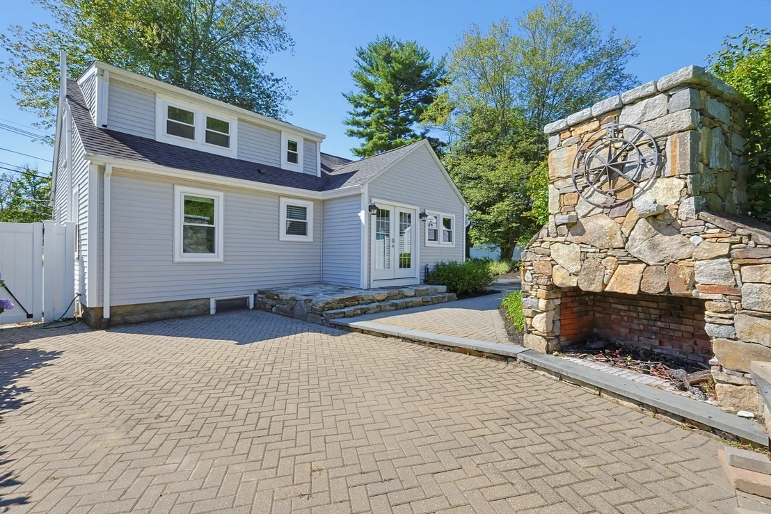 Photo of 191 Whitins Rd