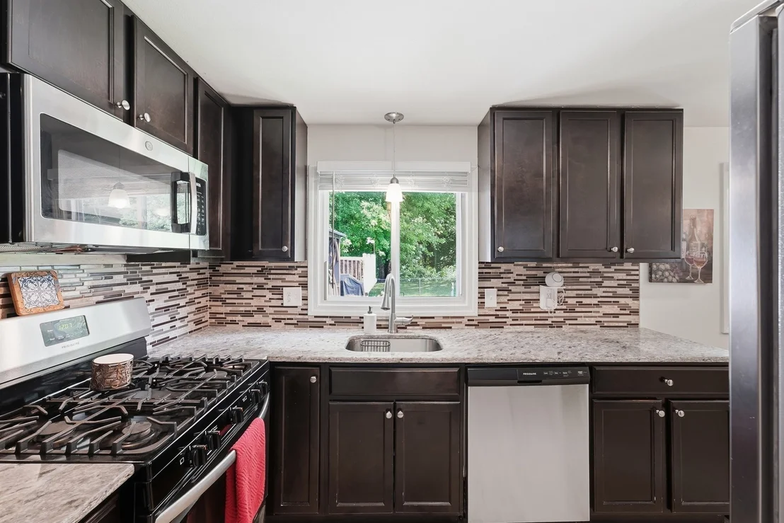 Photo of 75 Longwood Dr