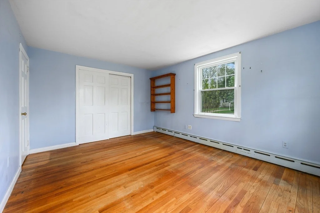 Photo of 42 Oak Ln