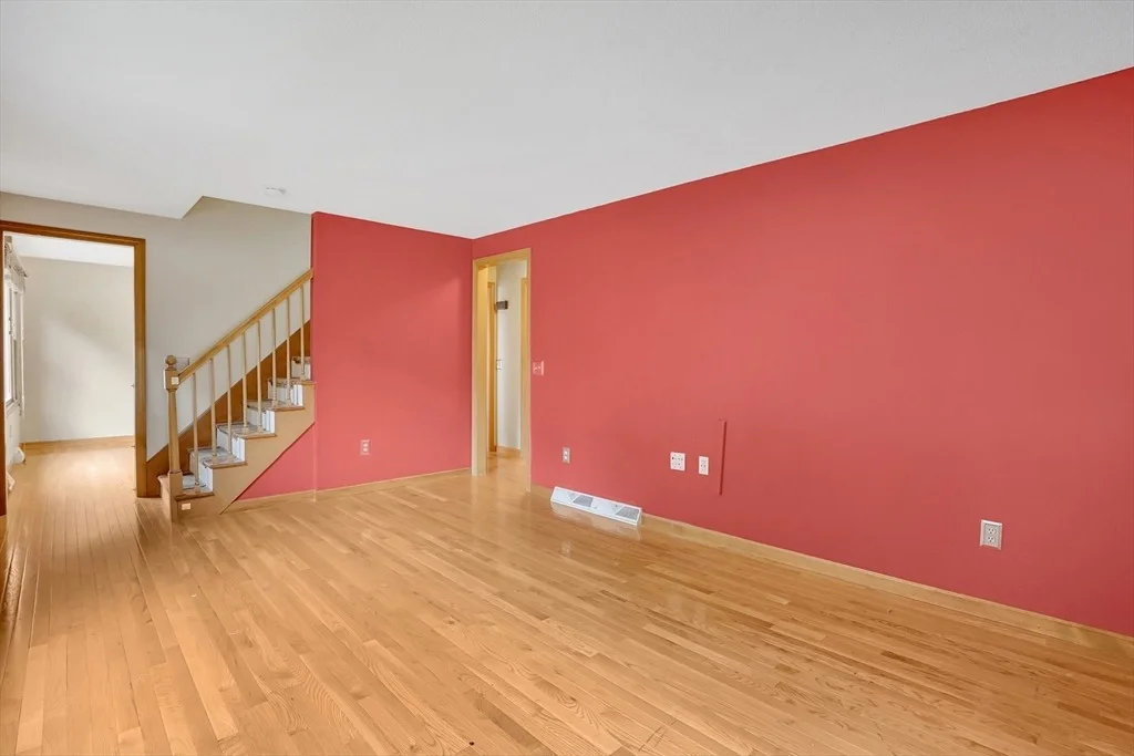 Photo of 61 Caitlin Dr