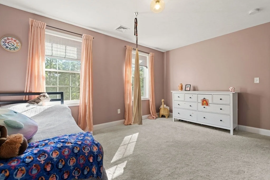 Photo of 17 Pond Edge Trl