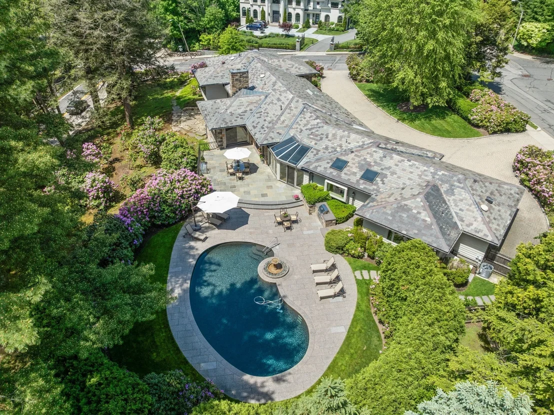 Photo of 9 Singletree Rd